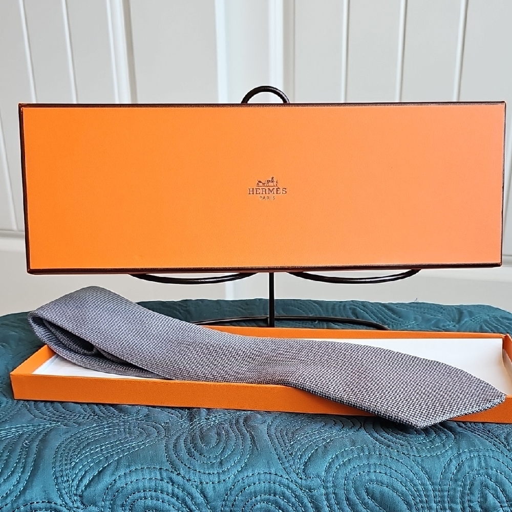 Hermès Silver Tie Luxury With Hermes Tie Box - Picture 6 of 9